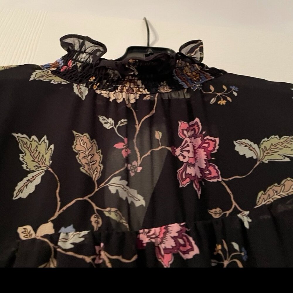 Sheer blouse with ruffle - Picture 2 of 8
